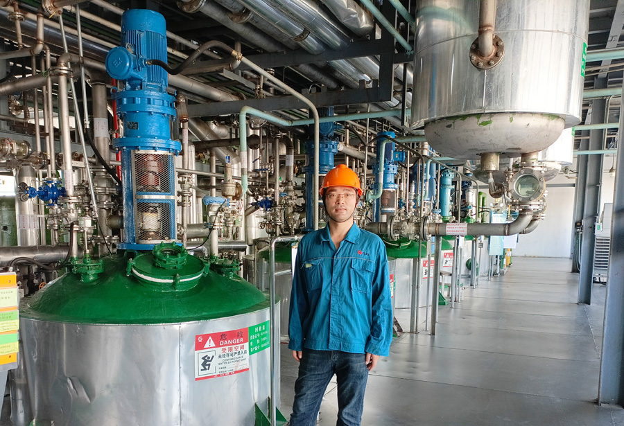 2022年度尊龙凯时医药金鹰斗争者——黄秋波